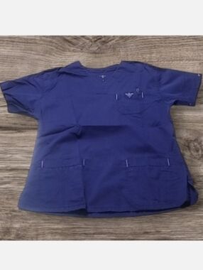 WOMEN'S MED COUTURE SCRUB SHIRT